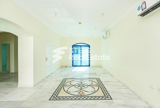 52133317 - Property Image 2