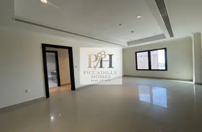 شقة - غرفة نوم - 2 حمامات للبيع في طريق بورتو الشرقي - بورتو أرابيا - جزيرة اللؤلؤة - الدوحة