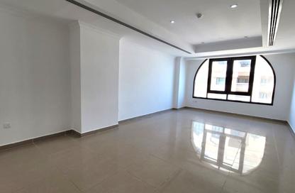 Apartment - 1 Bedroom - 2 Bathrooms for rent in West Porto Drive - Porto Arabia - The Pearl Island - Doha