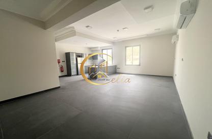 Apartment - 2 Bedrooms - 3 Bathrooms for rent in Bin Omran 35 - Fereej Bin Omran - Doha