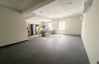 Apartment - 2 Bedrooms - 3 Bathrooms for rent in Bin Omran 35 - Fereej Bin Omran - Doha