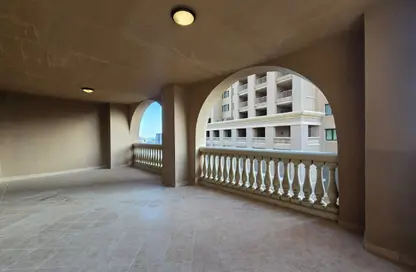 Apartment - 1 Bedroom - 2 Bathrooms for rent in West Porto Drive - Porto Arabia - The Pearl Island - Doha
