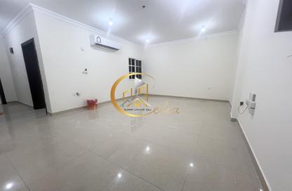 Apartment - 2 Bedrooms - 2 Bathrooms for rent in Al Khazin Street - Madinat Khalifa South - Madinat Khalifa - Doha