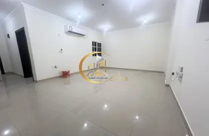 شقة - 2 غرف نوم - 2 حمامات للايجار في شارع الخازن - مدينة خليفة جنوب - مدينة خليفة - الدوحة