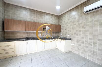Compound - 4 Bedrooms - 4 Bathrooms for rent in Al Dana st - Muraikh - AlMuraikh - Doha