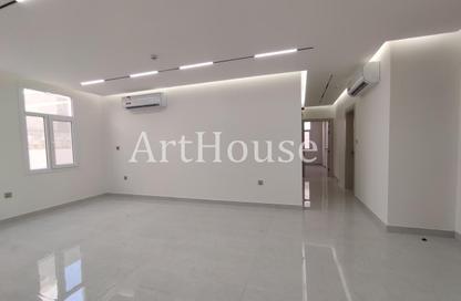 Apartment - 3 Bedrooms - 4 Bathrooms for rent in Fereej Kulaib - Doha
