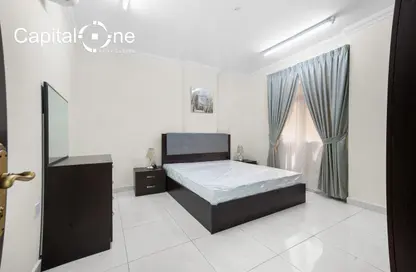 Apartment - 2 Bedrooms - 2 Bathrooms for rent in Al Mansoura - Al Mansoura - Doha