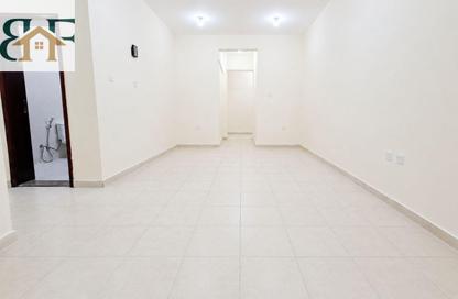 Apartment - 2 Bedrooms - 2 Bathrooms for rent in Al Mansoura - Al Mansoura - Doha
