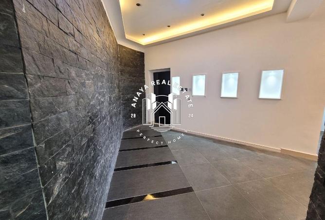 56621189 - Property Image 2