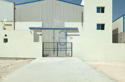 Warehouse - Studio - 3 Bathrooms for rent in Industrial Area 2 - Industrial Area - Industrial Area - Doha