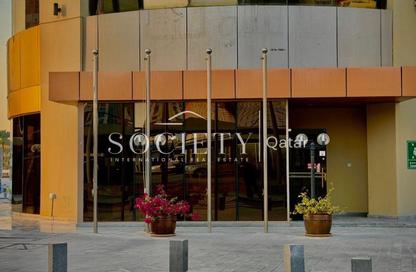 Retail - Studio - 2 Bathrooms for rent in Corniche Road - Corniche Road - Doha