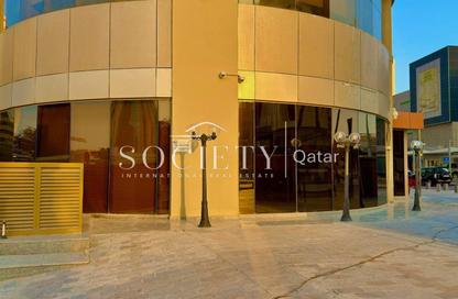 Retail - Studio - 2 Bathrooms for rent in Corniche Road - Corniche Road - Doha Retail - Studio - 2 Bathrooms for rent in Corniche Road - Corniche Road - Doha