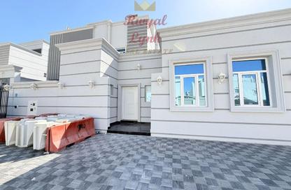 Villa - 7 Bedrooms - 7+ Bathrooms for rent in Umm Qarn - Al Daayen