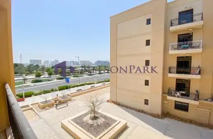 Apartment - 2 Bedrooms - 3 Bathrooms for sale in Piazza 1 - La Piazza - Fox Hills - Lusail