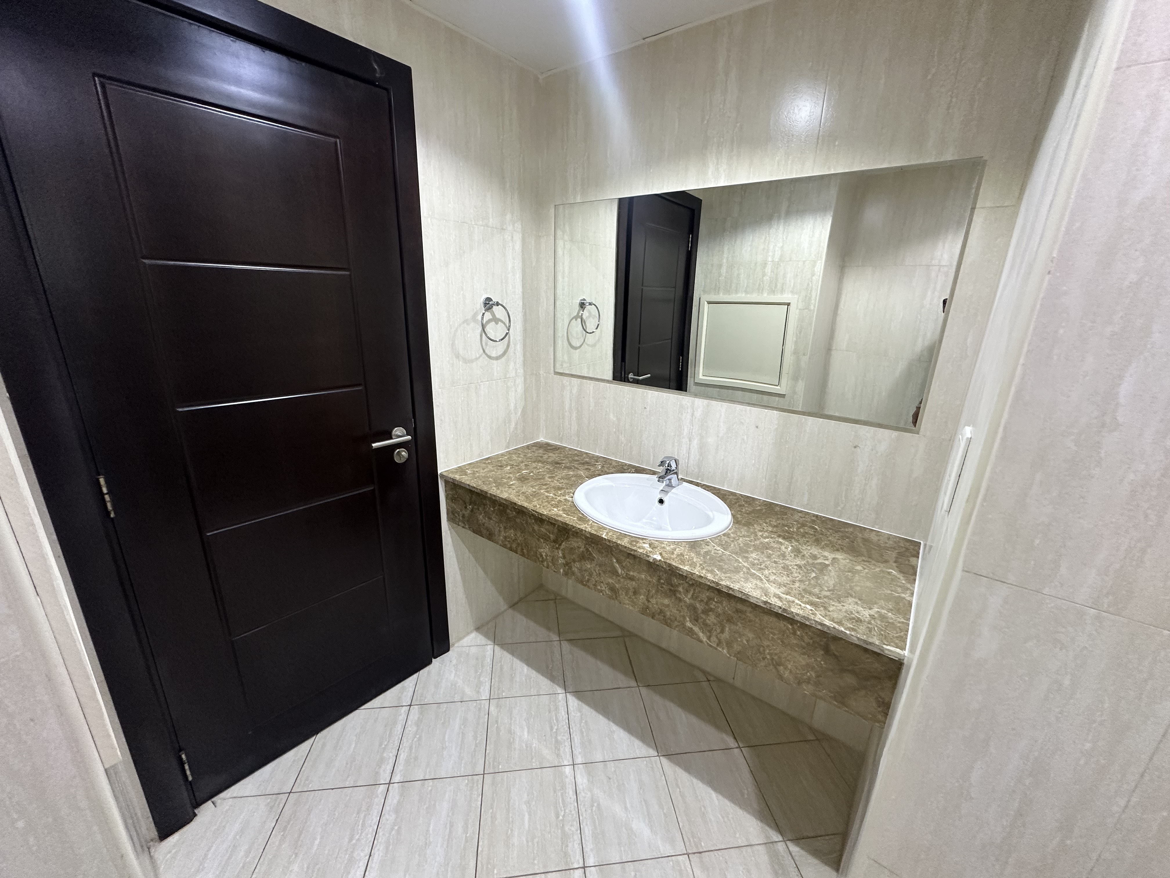 3 Bedroom Semi Furnished Fully Marina View thumbnail 12