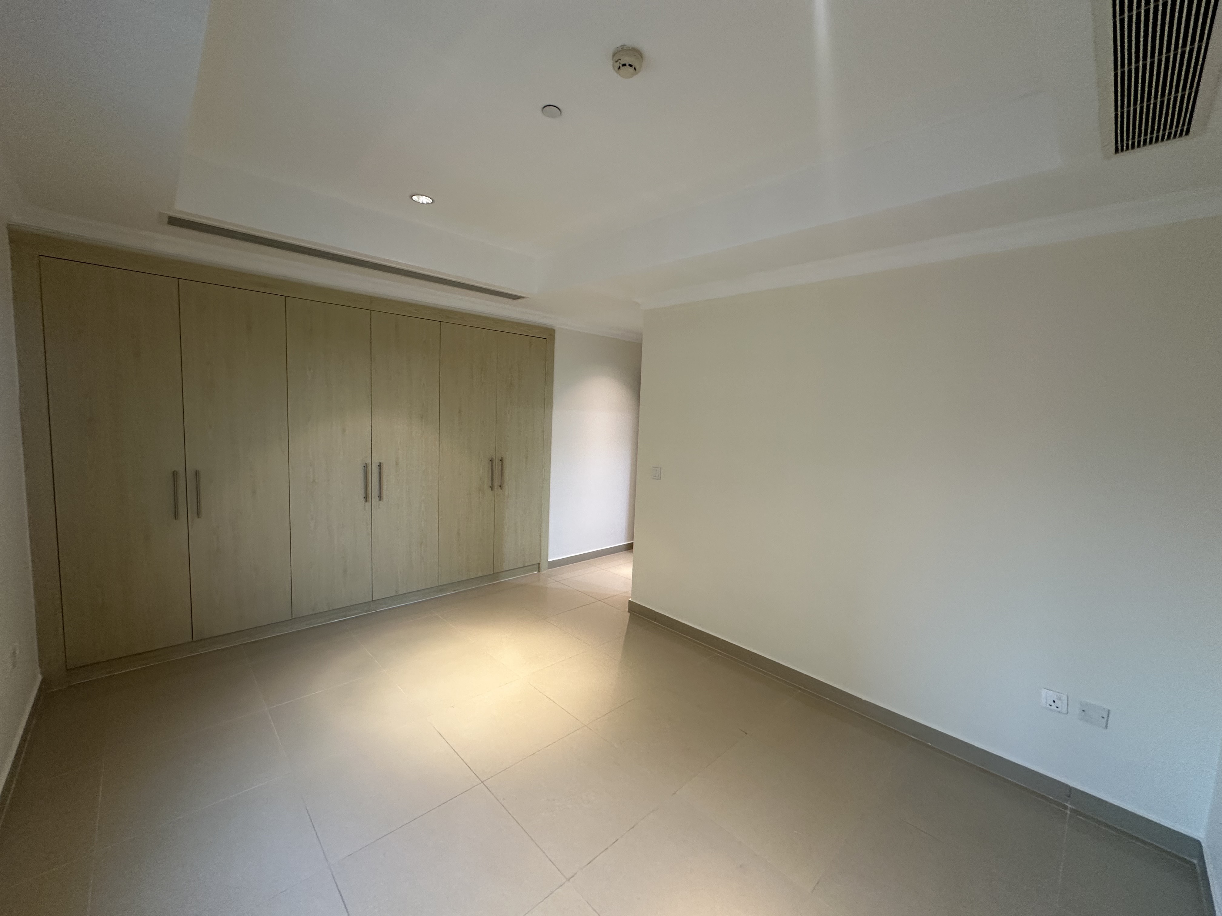 3 Bedroom Semi Furnished Fully Marina View thumbnail 9