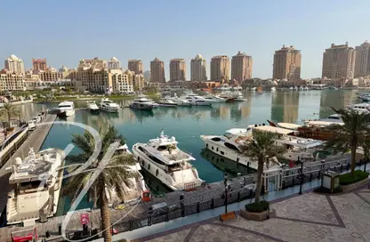 Apartment - 1 Bedroom - 2 Bathrooms for rent in Tower 6 - Porto Arabia - The Pearl Island - Doha