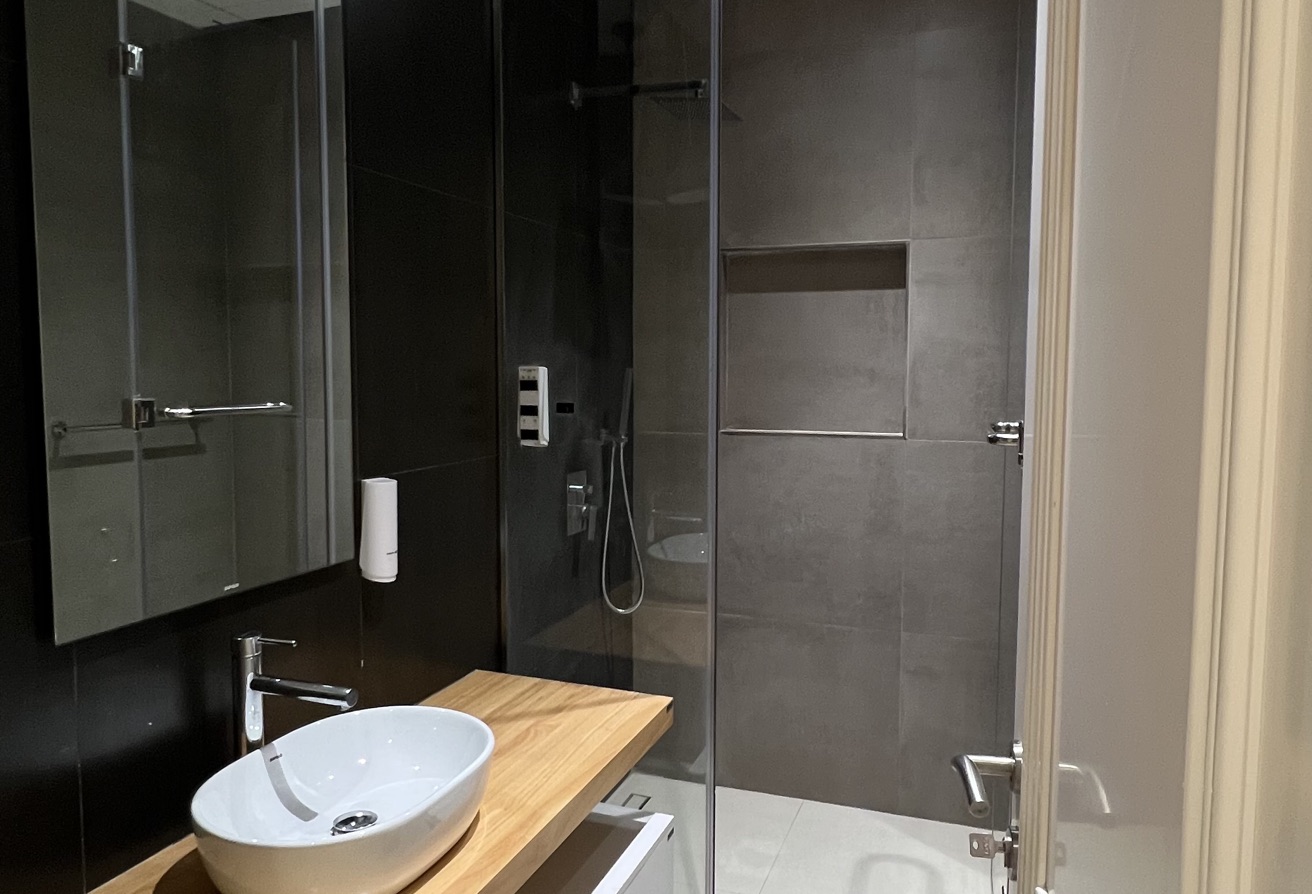 LUXURY 2BHK + MAID FULLY SEA VIEW INCLUDING ALL BI thumbnail 8