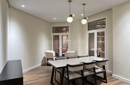 Apartment - 2 Bedrooms - 4 Bathrooms for rent in Floresta Gardens - Floresta Gardens - The Pearl Island - Doha