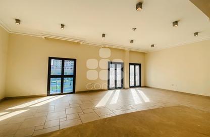Apartment - 3 Bedrooms - 4 Bathrooms for rent in Carnaval - Qanat Quartier - The Pearl Island - Doha