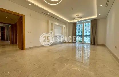 Apartment - 2 Bedrooms - 3 Bathrooms for rent in Floresta Gardens - Floresta Gardens - The Pearl Island - Doha