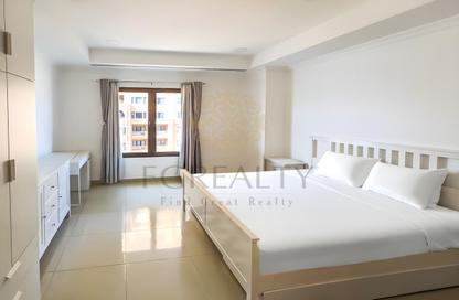 Apartment - 1 - 2 for sale in West Porto Drive - Porto Arabia - The Pearl Island - Doha