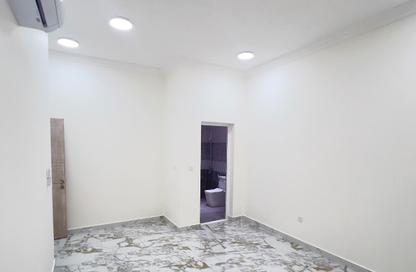 Apartment - 2 Bedrooms - 3 Bathrooms for rent in Salwa Road - Al Aziziyah - Doha