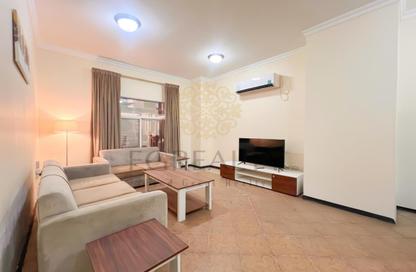 Apartment - 2 Bedrooms - 3 Bathrooms for rent in Al Thani Commercial building - Musheireb - Musheireb - Doha Apartment - 2 Bedrooms - 3 Bathrooms for rent in Al Thani Commercial building - Musheireb - Musheireb - Doha