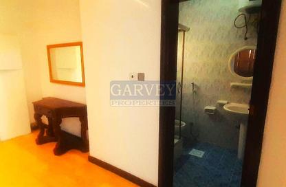 Townhouse - 2 - 2 for rent in Al Aziziyah - Doha