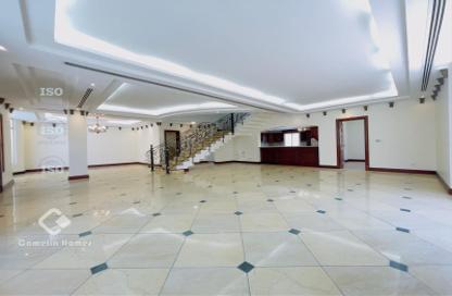 Villa - 4 Bedrooms - 5 Bathrooms for rent in West Gate - West Bay Lagoon - Doha