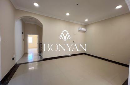 Villa - 6 - 6 for rent in Al Kheesa - Umm Salal Mohammed