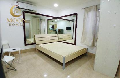 Apartment - Studio - 1 Bathroom for rent in Umm Ghuwailina 4 - Umm Ghuwailina - Doha