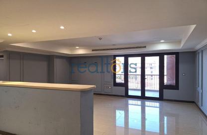Apartment - 2 Bedrooms - 2 Bathrooms for rent in Tower 21 - Porto Arabia - The Pearl Island - Doha