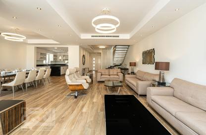 Villa - 4 Bedrooms - 3 Bathrooms for rent in Les Maisons Blanches - Lusail