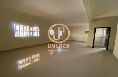 Apartment - 2 Bedrooms - 2 Bathrooms for rent in Al Hashmi Building - Al Muntazah Street - Al Muntazah - Doha