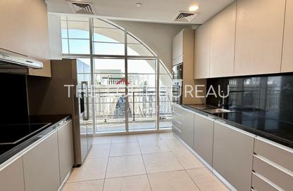 Penthouse - 3 Bedrooms - 4 Bathrooms for rent in Floresta Gardens - Floresta Gardens - The Pearl Island - Doha Penthouse - 3 Bedrooms - 4 Bathrooms for rent in Floresta Gardens - Floresta Gardens - The Pearl Island - Doha
