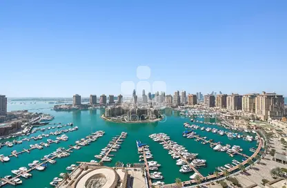 Apartment - 1 Bedroom - 2 Bathrooms for rent in Tower 22 - Porto Arabia - The Pearl Island - Doha