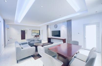 Apartment - 2 Bedrooms - 2 Bathrooms for rent in Al Mansoura - Al Mansoura - Doha