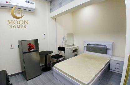 Apartment - Studio - 1 Bathroom for rent in Umm Ghuwailina 4 - Umm Ghuwailina - Doha