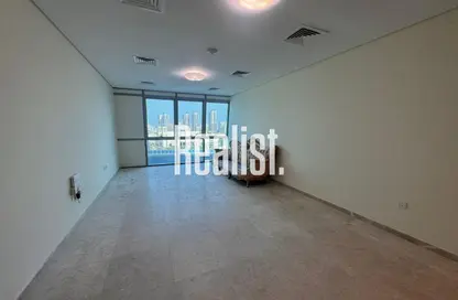 Apartment - 2 Bedrooms - 4 Bathrooms for rent in Zig Zag Towers - West Bay - Doha