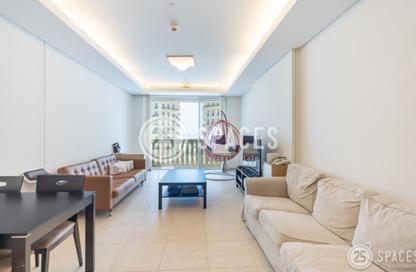 Apartment - 1 Bedroom - 2 Bathrooms for sale in Viva West - Viva Bahriyah - The Pearl Island - Doha