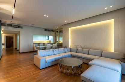 Townhouse - 1 - 2 for sale in Viva West - Viva Bahriyah - The Pearl Island - Doha