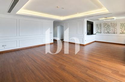 Apartment - 2 Bedrooms - 3 Bathrooms for rent in West Porto Drive - Porto Arabia - The Pearl Island - Doha