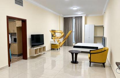 Apartment - Studio - 1 for rent in Al Sadd Road - Al Sadd - Doha
