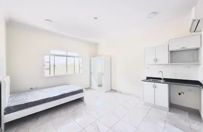 Apartment - Studio - 1 Bathroom for rent in Souk Al gharaffa - Al Gharrafa - Doha