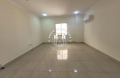 Apartment - 3 Bedrooms - 3 Bathrooms for rent in Hadramout Street - Doha Al Jadeed - Doha