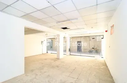 Shop - Studio - 1 Bathroom for rent in Al Hanaa Street - Al Gharrafa - Doha