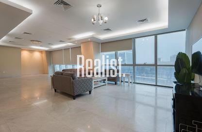 Apartment - 3 Bedrooms - 5 Bathrooms for rent in Zig Zag Towers - West Bay - Doha