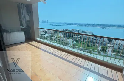 Apartment - 2 Bedrooms - 3 Bathrooms for rent in East Porto Drive - Porto Arabia - The Pearl Island - Doha