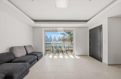 Townhouse - 1 Bedroom - 2 Bathrooms for rent in Viva West - Viva Bahriyah - The Pearl Island - Doha